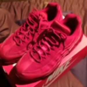Used all red airmax 95 good condition. Still comfy